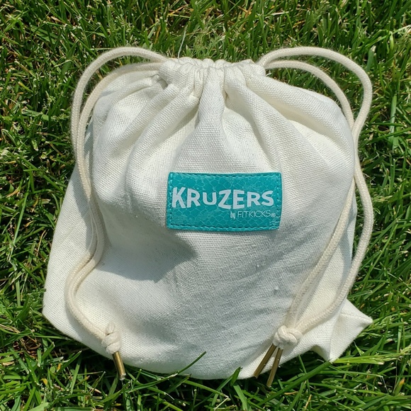 ♻️DONATED ♻️  KRUZERS (FOLDABLE | TRAVEL FLATS) - Picture 4 of 5